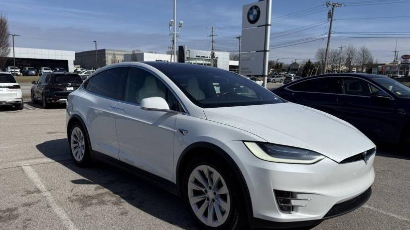 TESLA MODEL X 2019 5YJXCBE27KF185146 image